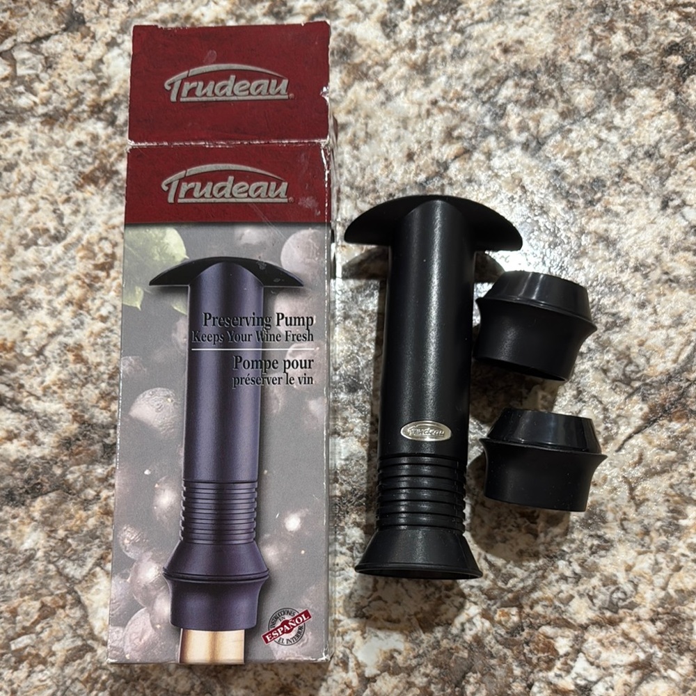 Trudeau Wine Preserving Pump - Black